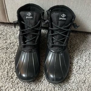 Sperry quilted black duck boots. Size 8
